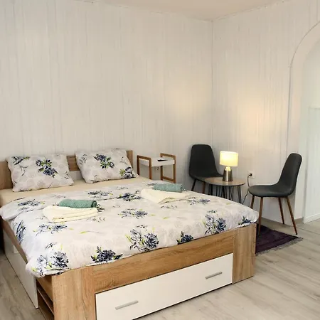 Apartment Emilia *